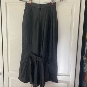 Elegant Black Leather Skirt